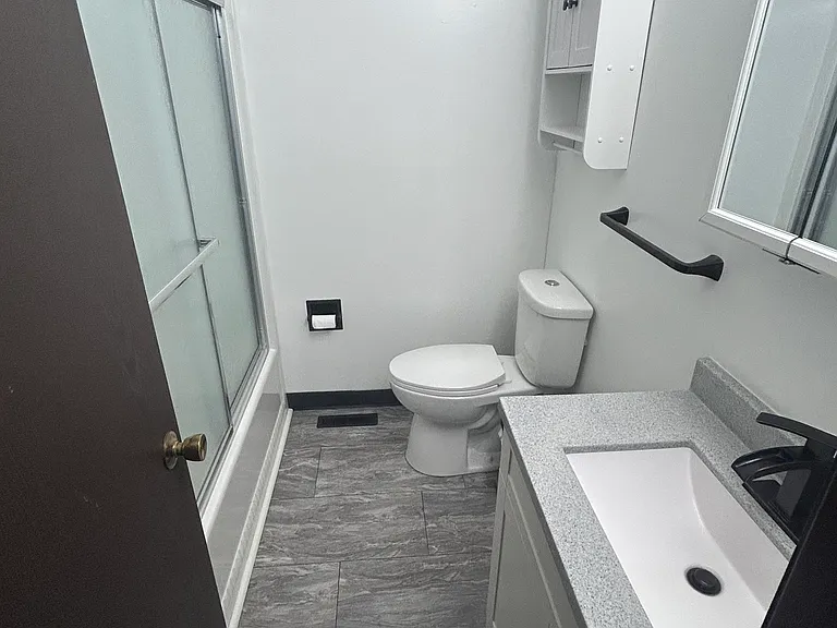 Main bathroom