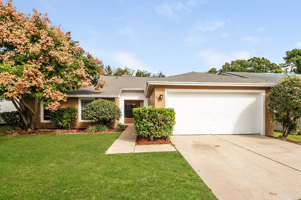4 bed, 2.0 bath, 1894 sqft, $3,040 — Photo 1