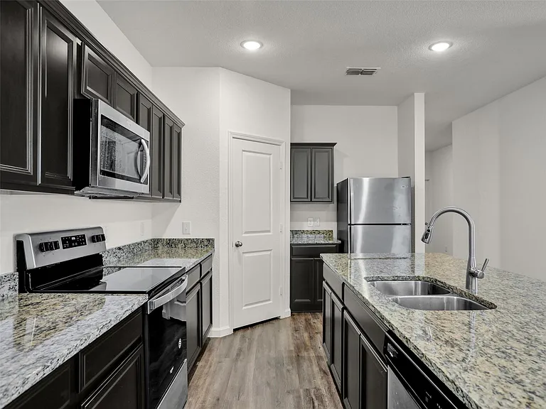 809 Cherry Blossom St — Photo 5