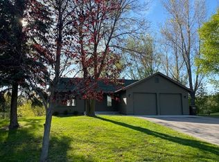 1265 Scott Dr, Mound, MN 55364