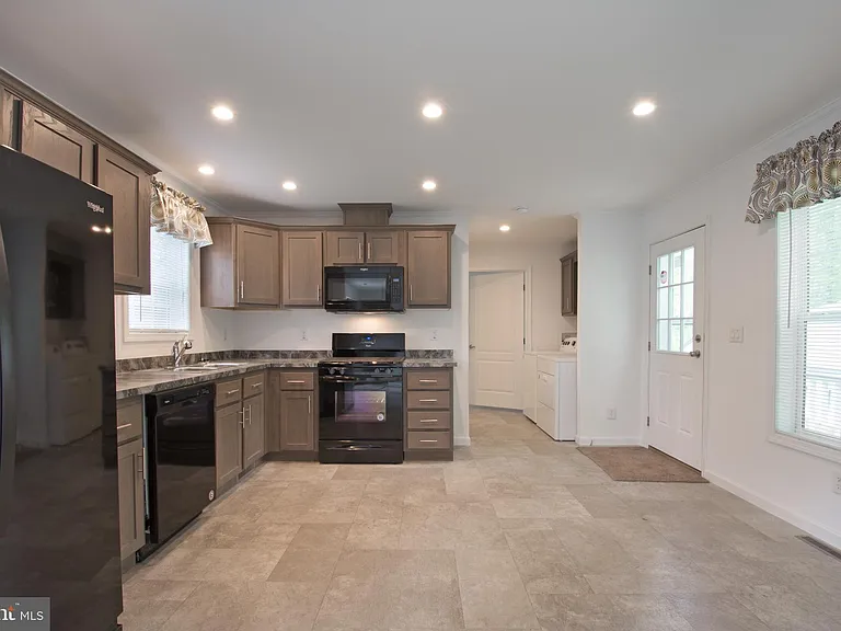 80 Longbow Ln — Photo 4