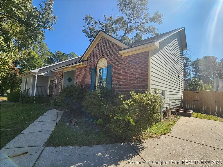 426 Georgetown Cir — Photo 1