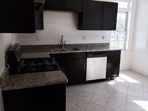 3rd image of 104 E Leigh St #B