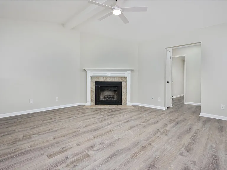 520 Cutty Trl #B — Photo 9