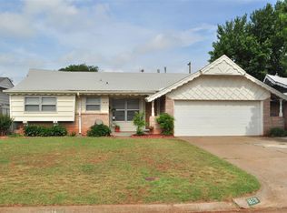 829 Briarlane Rd, Del City, OK 73115
