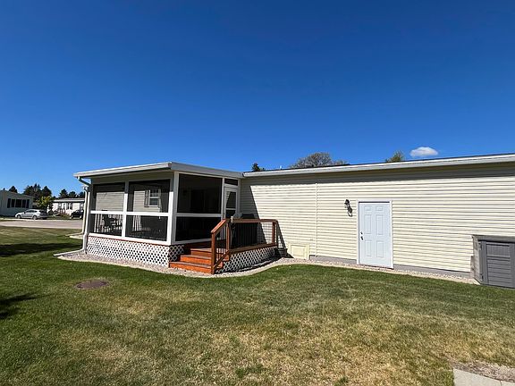 3rd image of 5300 Sparrow Dr NE