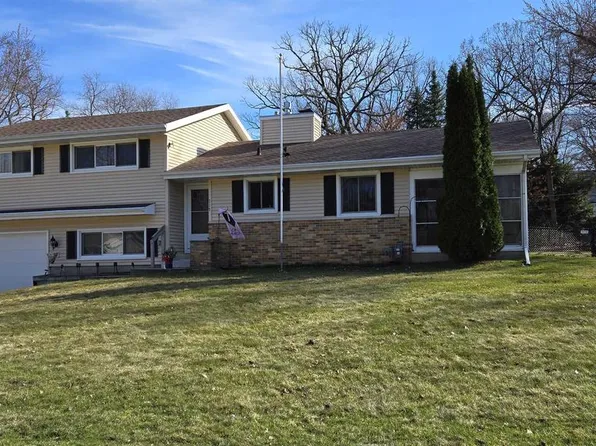 317 Meadow Lane, Deforest, WI 53532