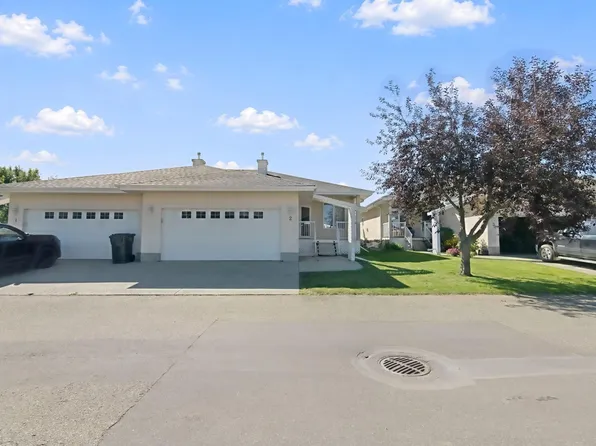 9 Deer Park Dr S #2, Spruce Grove, AB T7X 4H8