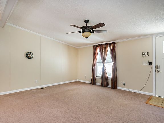 3rd image of 5504 Gouden Ln