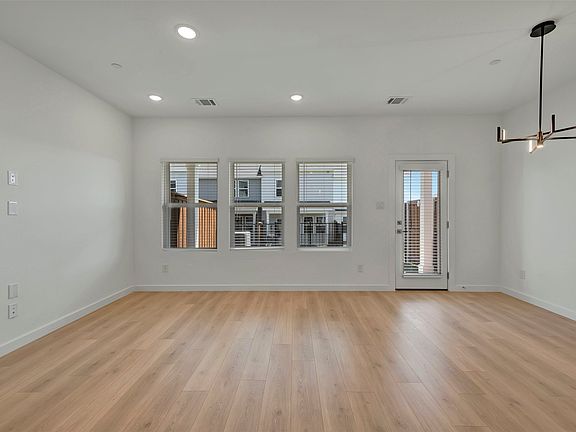 5th image of 9404 Mill St #B