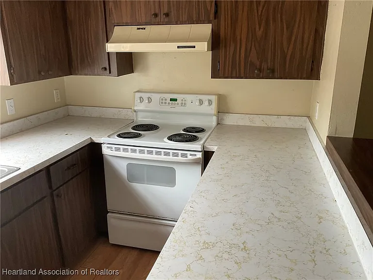 1015 Lakeview Dr — Photo 10