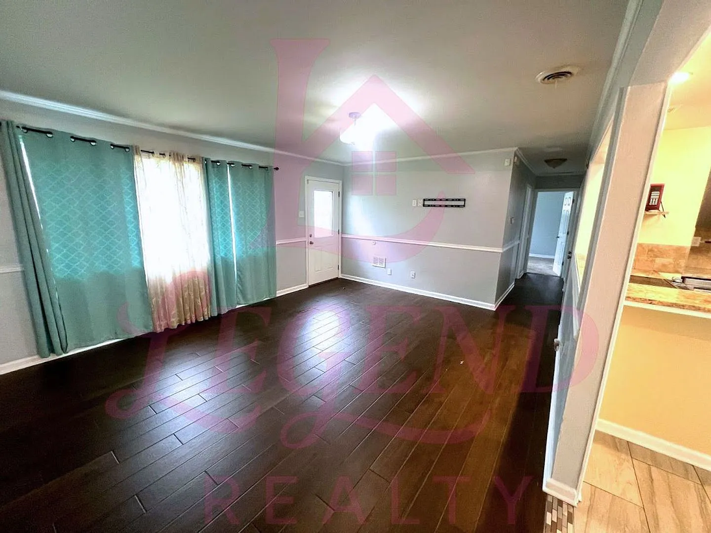 Move In Ready! Charming 3-Bedroom 1 Bath Home in Florissant — Photo 3