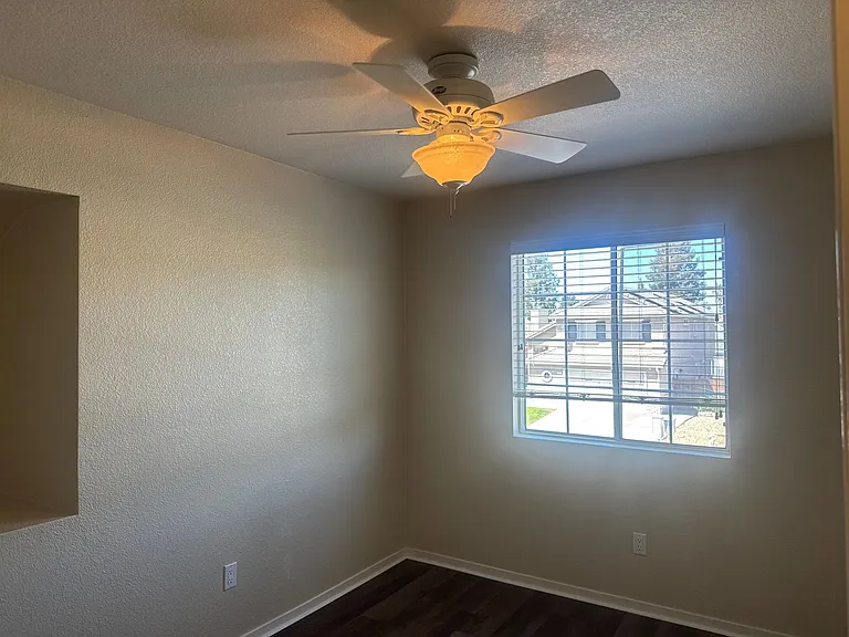 961 Celestine Cir — Photo 32