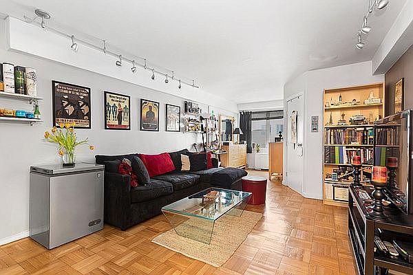 1st image of 155 E 34th St APT 17M