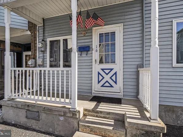 16 E Pine St, Mahanoy City, PA 17948