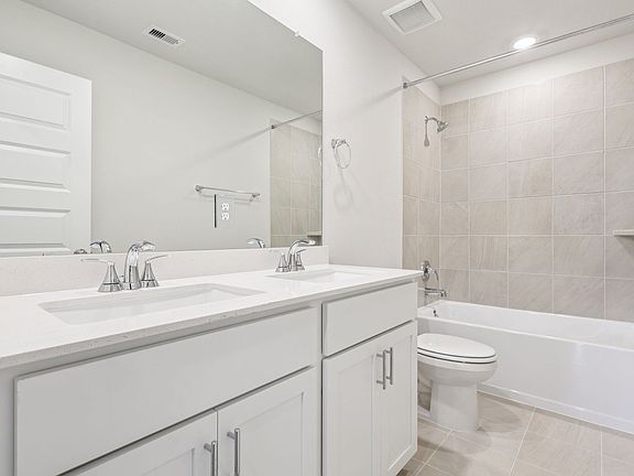 The Royal floorplan in Kingdom Heights of Rosenberg, TX.