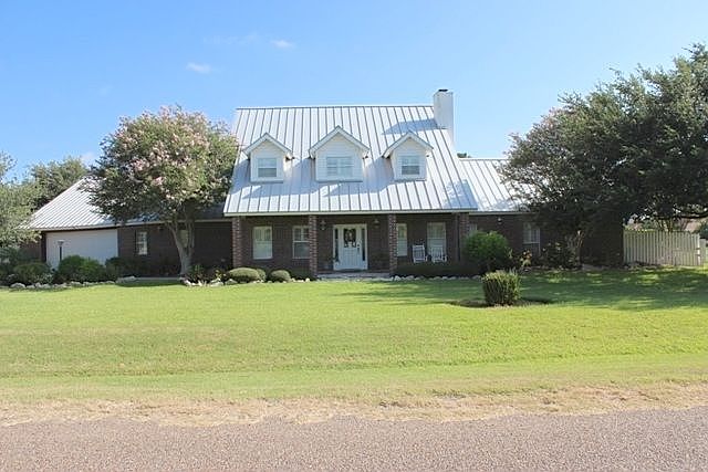 1st image of 5910 Country Ln