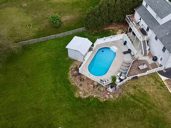 2nd image of 3 Howard Dr