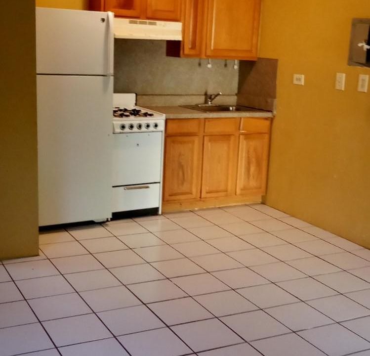 2nd image of 2-6333 Fillmore St #2
