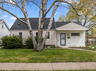 5926 N Silvery Ln, Dearborn Heights, MI 48127