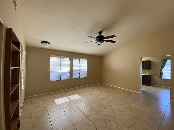 5th image of 921 S Val Vista Dr Unit 21