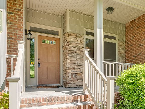 2nd image of 188 Maplemere Dr