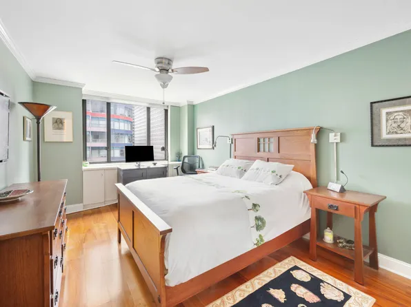 300 East 54th Street 25G image 2 of 5