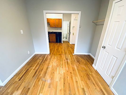 3rd image of 514 E 5th St APT 18