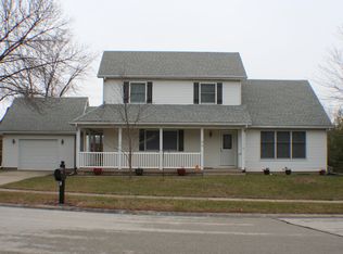 1212 W Pineview Ct, Decatur, IL 62526