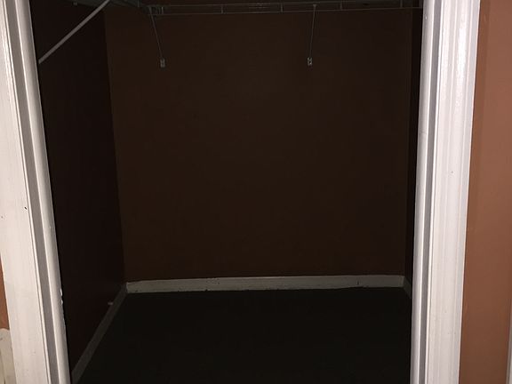 4th image of 56 E Oak St