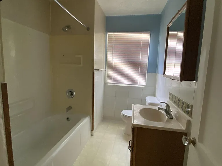 912 S Webber St — Photo 4