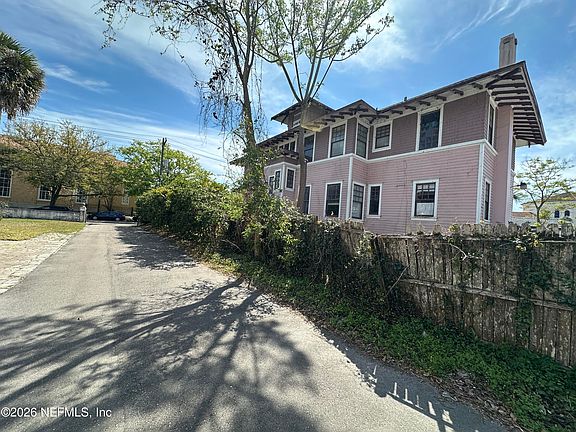 3rd image of 1130 ACOSTA Street