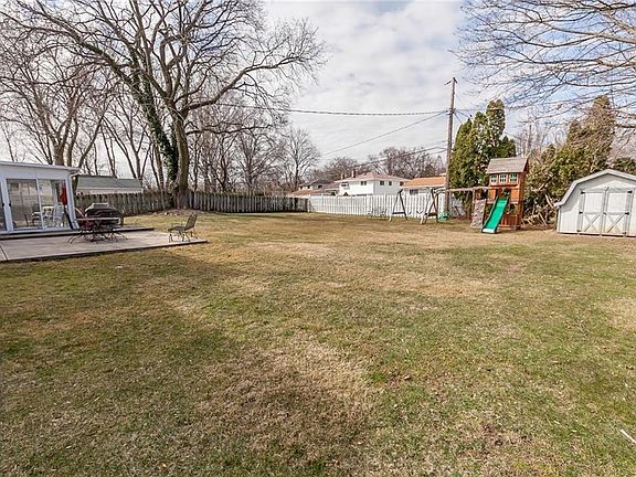 3rd image of 5204 W 210th St