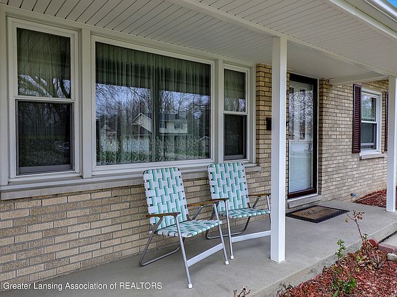 2nd image of 2525 Newport Dr