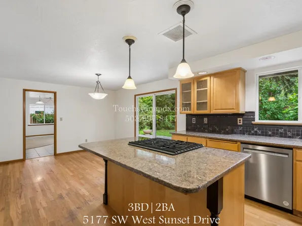 5177 SW West Sunset Dr, Lake Oswego, OR 97035