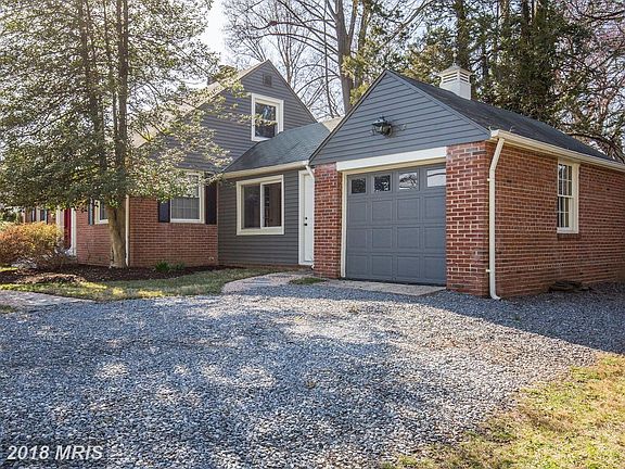 2nd image of 1118 Edmonston Dr