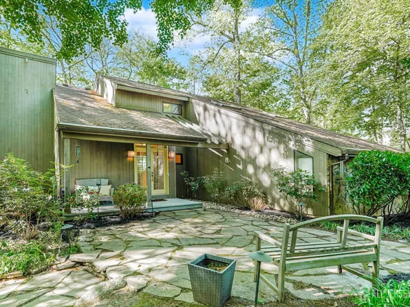 144 Fresh Ponds Rd, East Brunswick, NJ 08816
