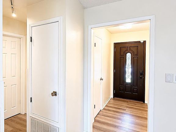 4th image of 121 Campbell Ave