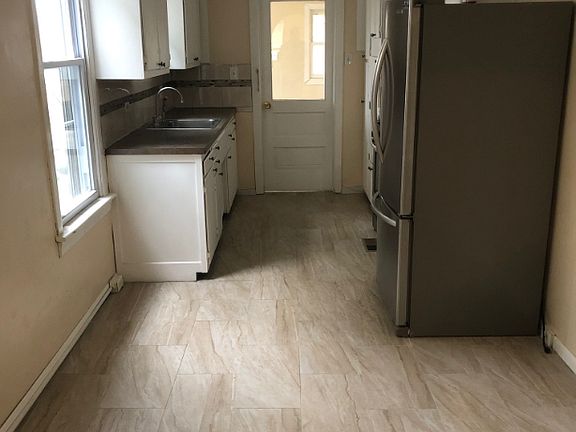 3rd image of 2134 Kutztown Rd