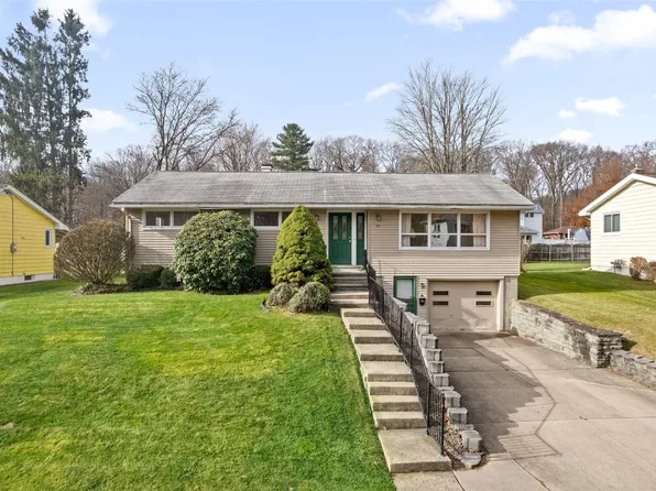 915 Douglas Dr, Endwell, NY 13760