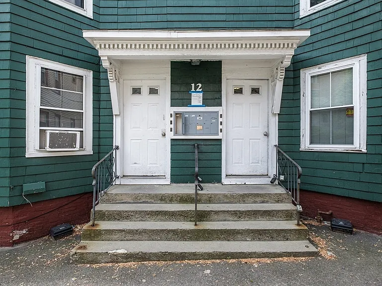 12 Kilby St #2L — Photo 14