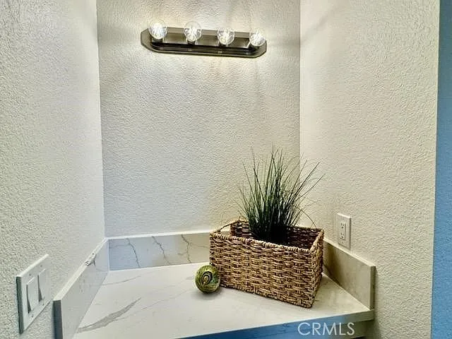 2 bed, 850 sqft, $2,500 — Photo 3