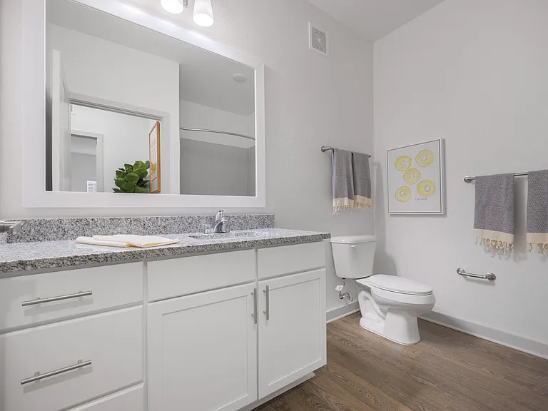 Novo Gateway Apartments and Townhomes — Photo 40