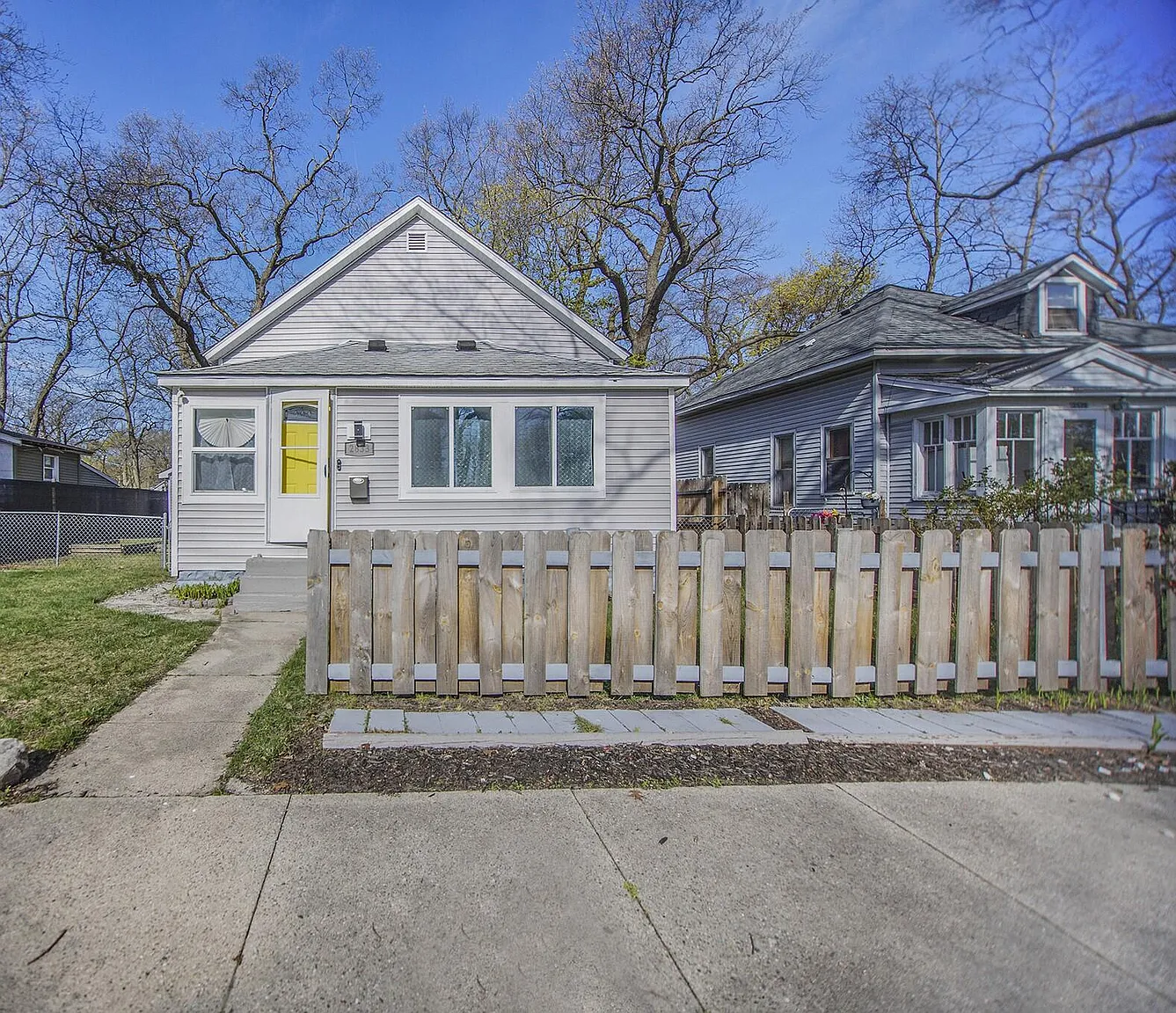 2833 5th St photo 1