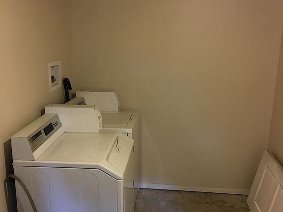 5th image of 941 Baldwin St SE #1