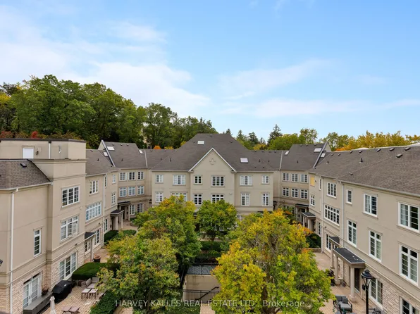 51 York Mills Rd #304, Toronto, ON M2P 1B6