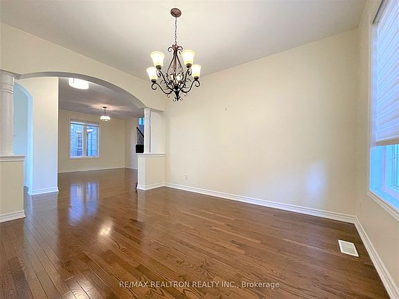 2nd image of 205 Vanda Dr