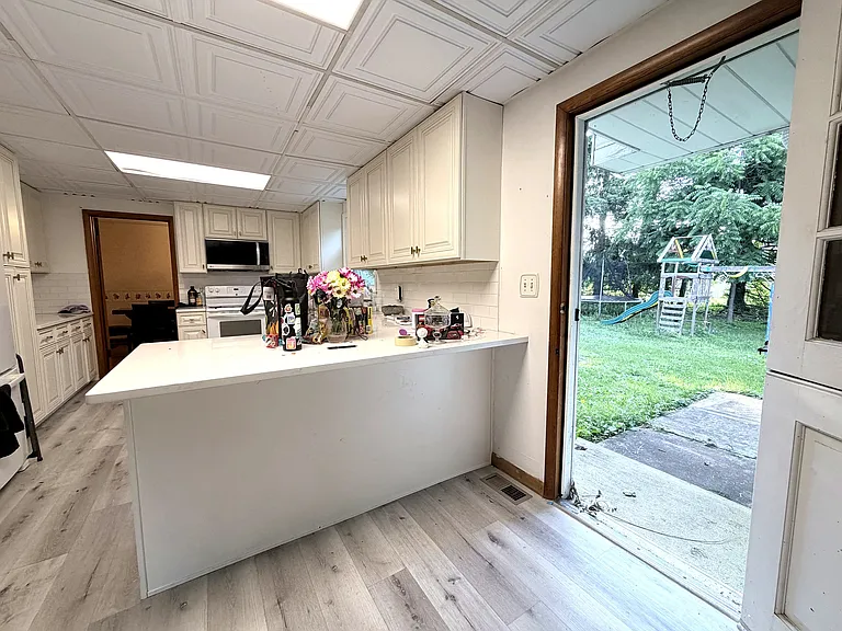 5849 Beverly Hills Rd — Photo 12