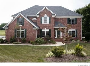 104 Fox Den Cir, Statesville, NC 28677