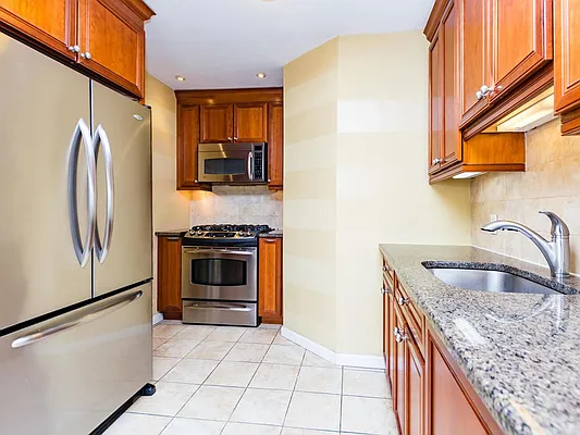 Sold by Re/Max In The City | media 21